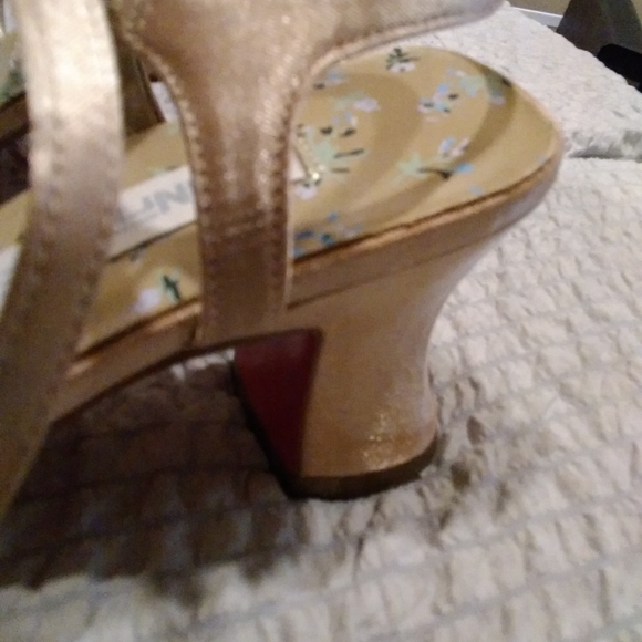 7-1) Mainframe women's sandal. NWT. - Picture 4 of 7